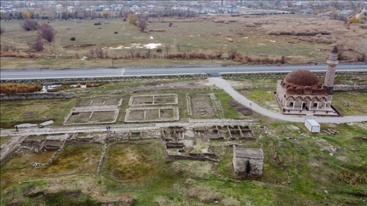 "Eski Van Şehri"ni ayağa kaldırmak için 50 kişilik uzman ekip çalışıyor