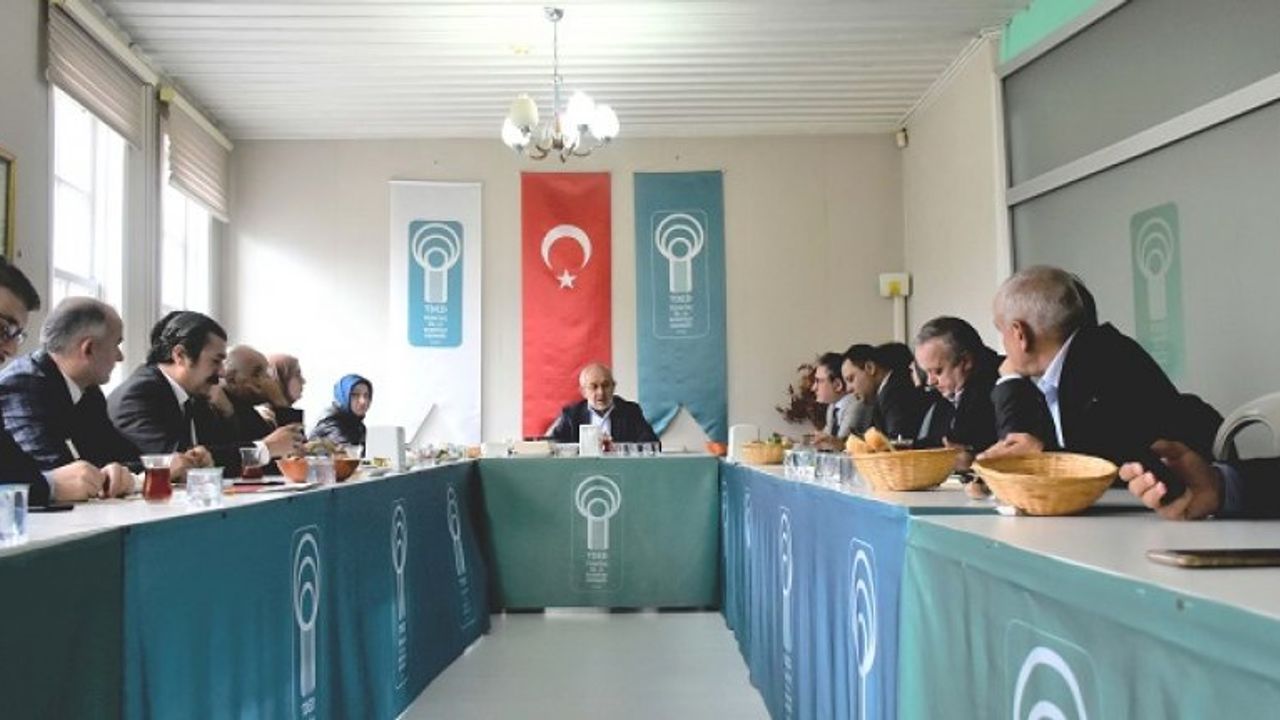 "Medeniyet Okumaları Projesi" İstanbul'daki yürüyüşünü sürdürüyor
