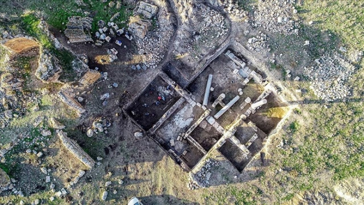 Anavarza Antik Kenti'nde hamam-saray kompleksi