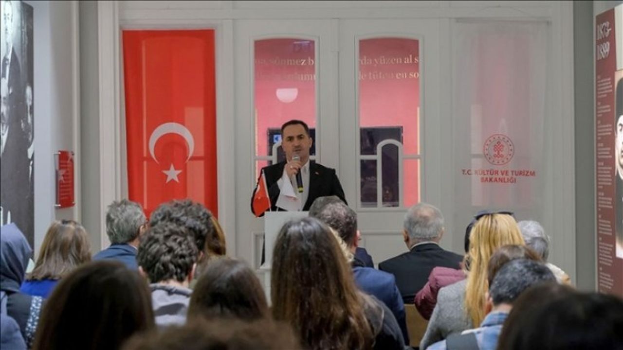 İstiklal Marşı'nın yazarı Mehmet Akif Ersoy vefat ettiği apartmanda anıldı