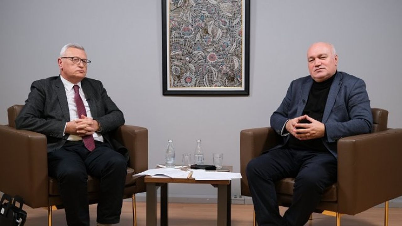 Prof. Dr. Ahmet Taşağıl’ın sunduğu Tarih Sohbetleri devam ediyor