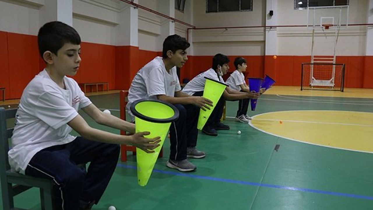 Yalova'da gönüllü öğretmenler özel öğrenciler için 77 oyundan oluşan kitap hazırladı