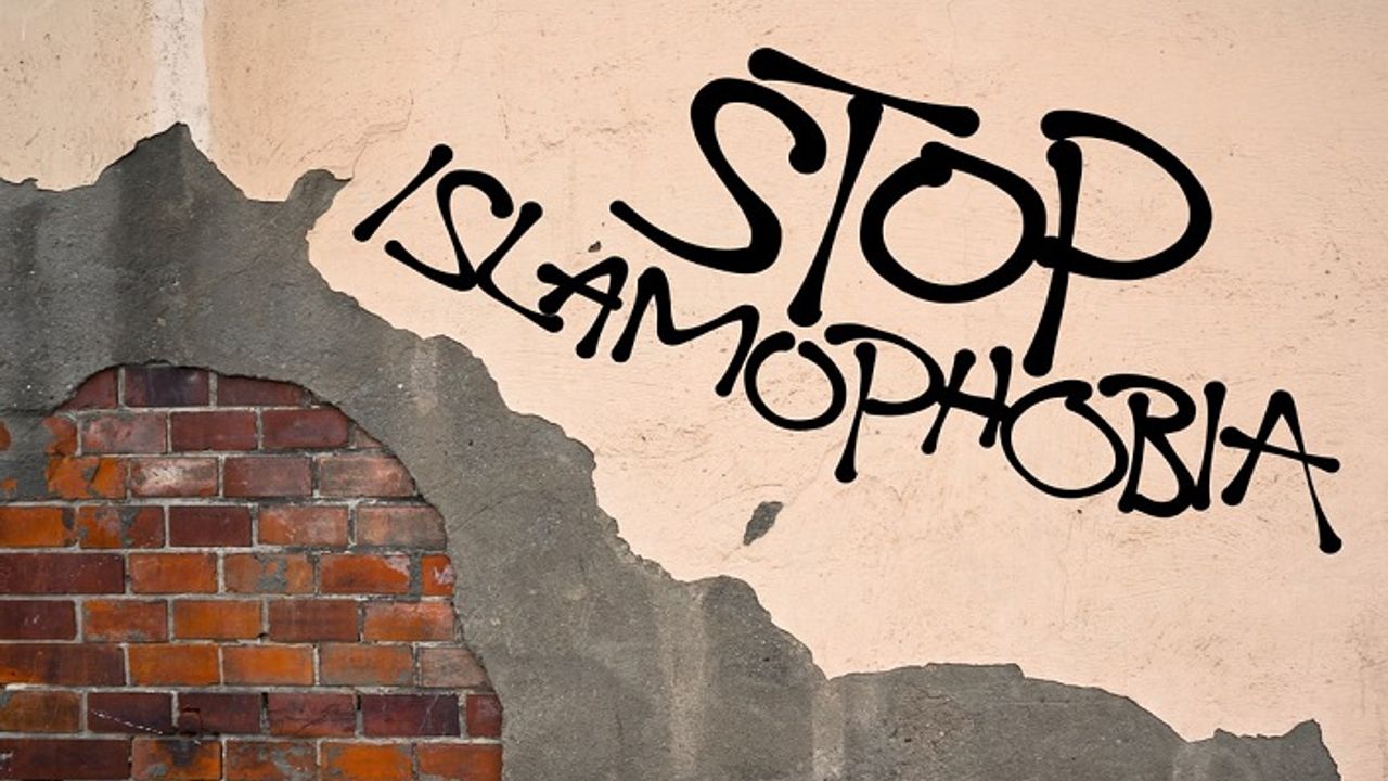 Müslüman korkusundan İslâm nefretine: İslamofobi