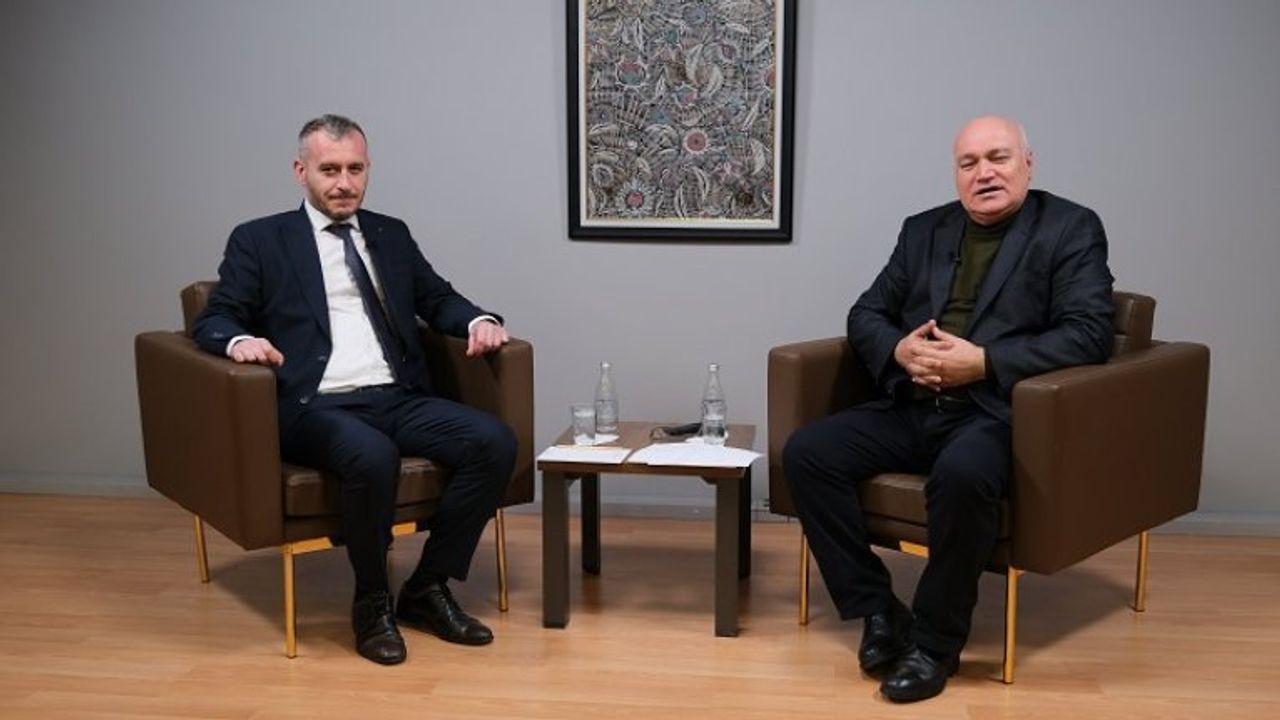 Tarih Sohbetleri’nin Ocak ayı konuğu Doç. Dr. Ramazan Erhan Güllü oldu