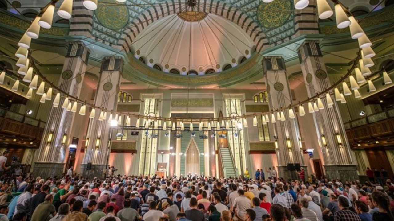 Bozkırın ortasında bir yürek meşalesi: Beştepe Millet Camii