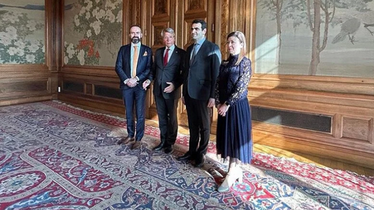 1911'de Osmanlı Devleti'nin Lahey Barış Sarayı'na hediye ettiği halı, restore için tekrar Türkiye'de