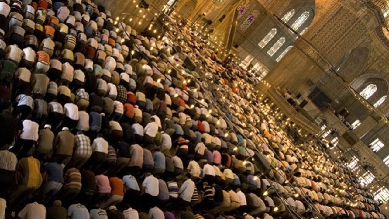 Allah her şeyi biliyor fakat “insan” haddini bilmiyor