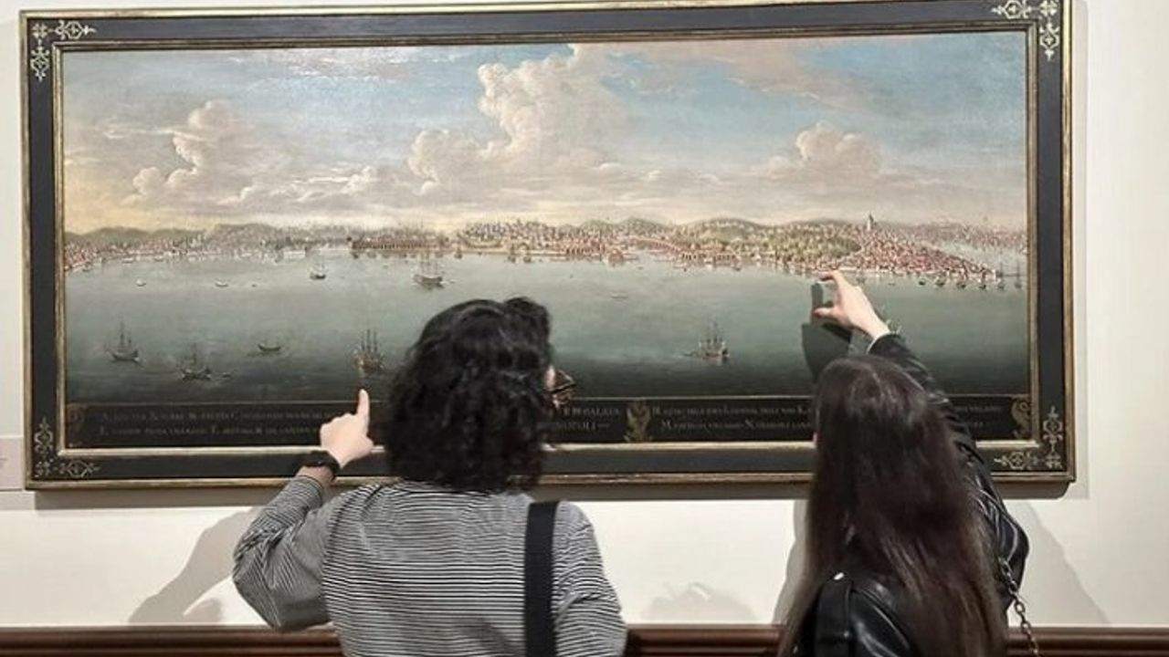 'Aziz İstanbul' sergisi Galata Rum Okulu'nda ziyarete açıldı