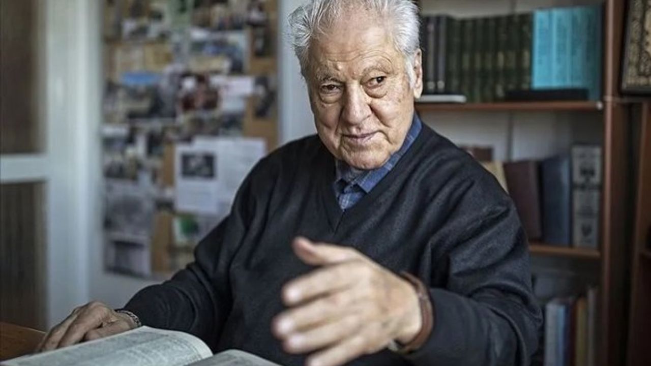Biz sizi çok sevdik Nuri Pakdil usta... Elif gibi dik duruşunuzu, ilkeli ve vicdanlı oluşunuzu, geceye kandiller yakışınızı...