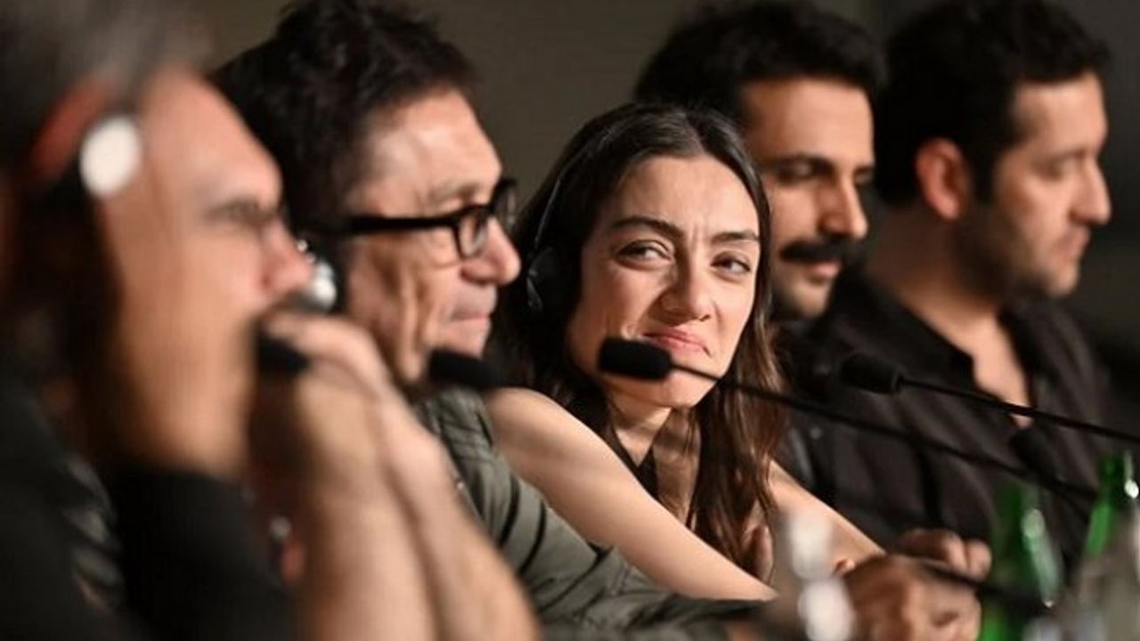 Nuri Bilge Ceylan'ın 'Kuru Otlar Üstüne' filminin ilk gösterimi sinemaseverlerle buluştu