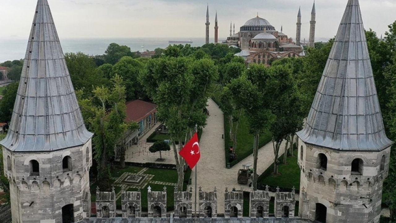 Topkapı Sarayı ve Mukaddes Emanetler, dron ile görüntülendi