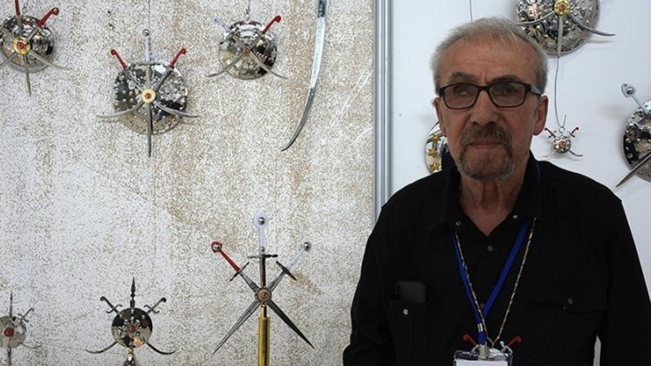Bursalı kılıç ve bıçak ustası 73 yıllık meslek hayatına 100 sergi sığdırdı