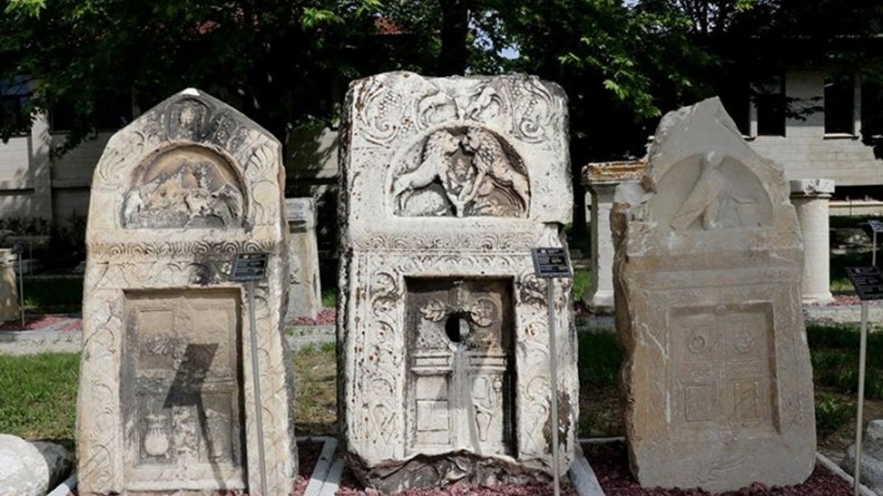 Kütahya'nın 5 bin yıllık tarihi üniversite müzesindeki eserlerle geleceğe taşınıyor