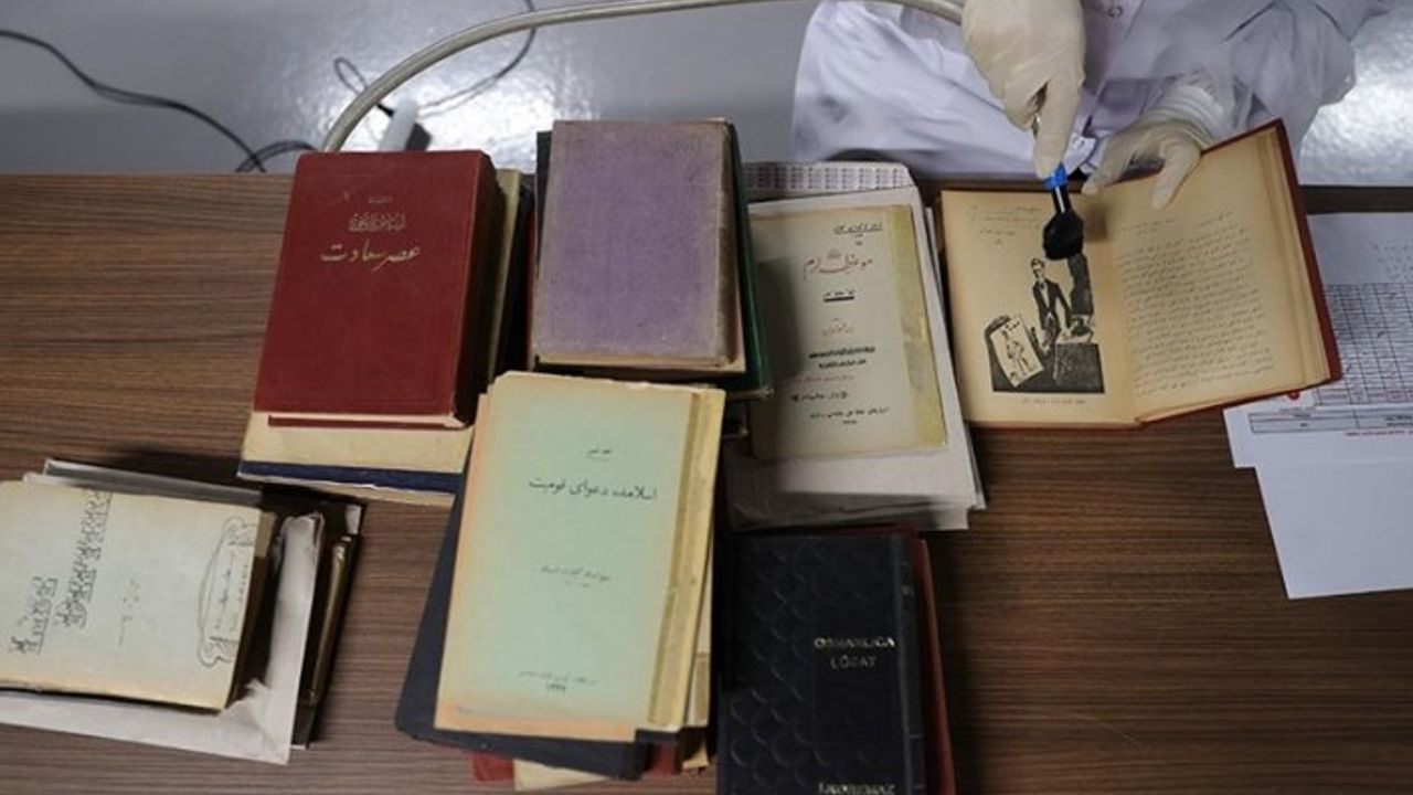 Yüzlerce yıllık eserler Cumhurbaşkanlığı Millet Kütüphanesi'nde 'şifa' buluyor