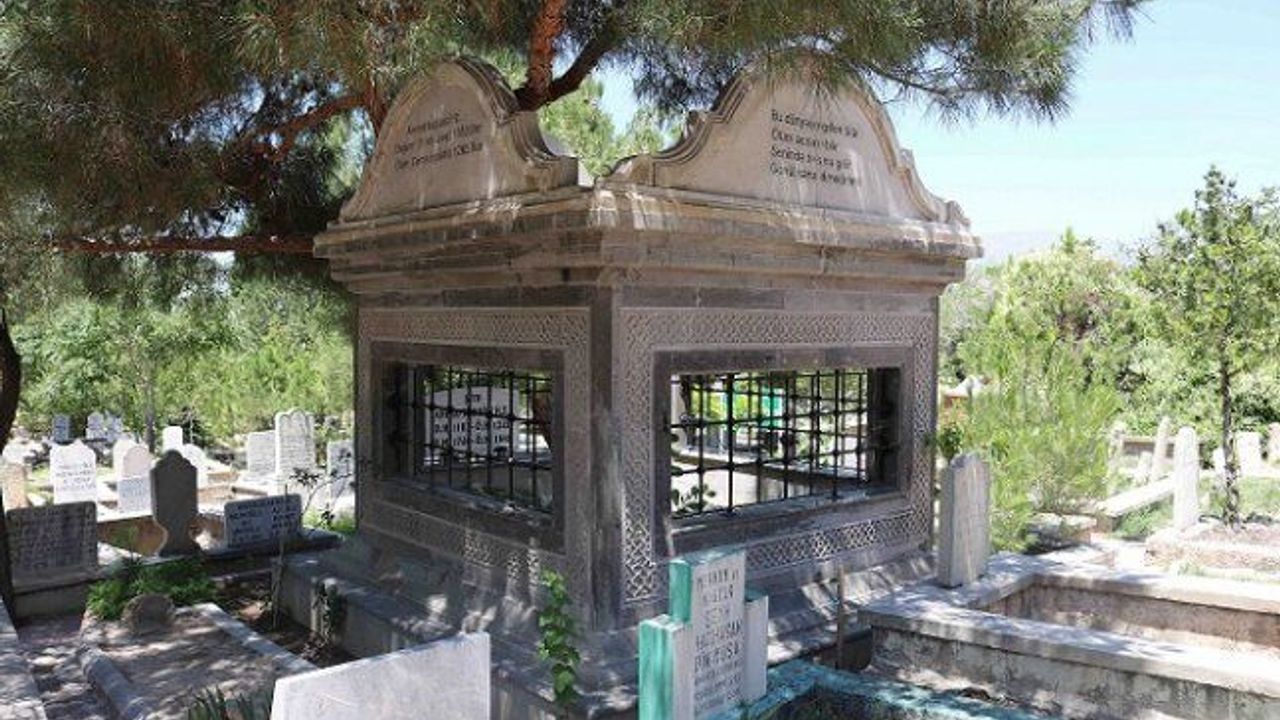 Anadolu’yu mayalayan irfan geleneğimizin mümtaz temsilcilerinden Şeyh Ahmed Kuddûsî