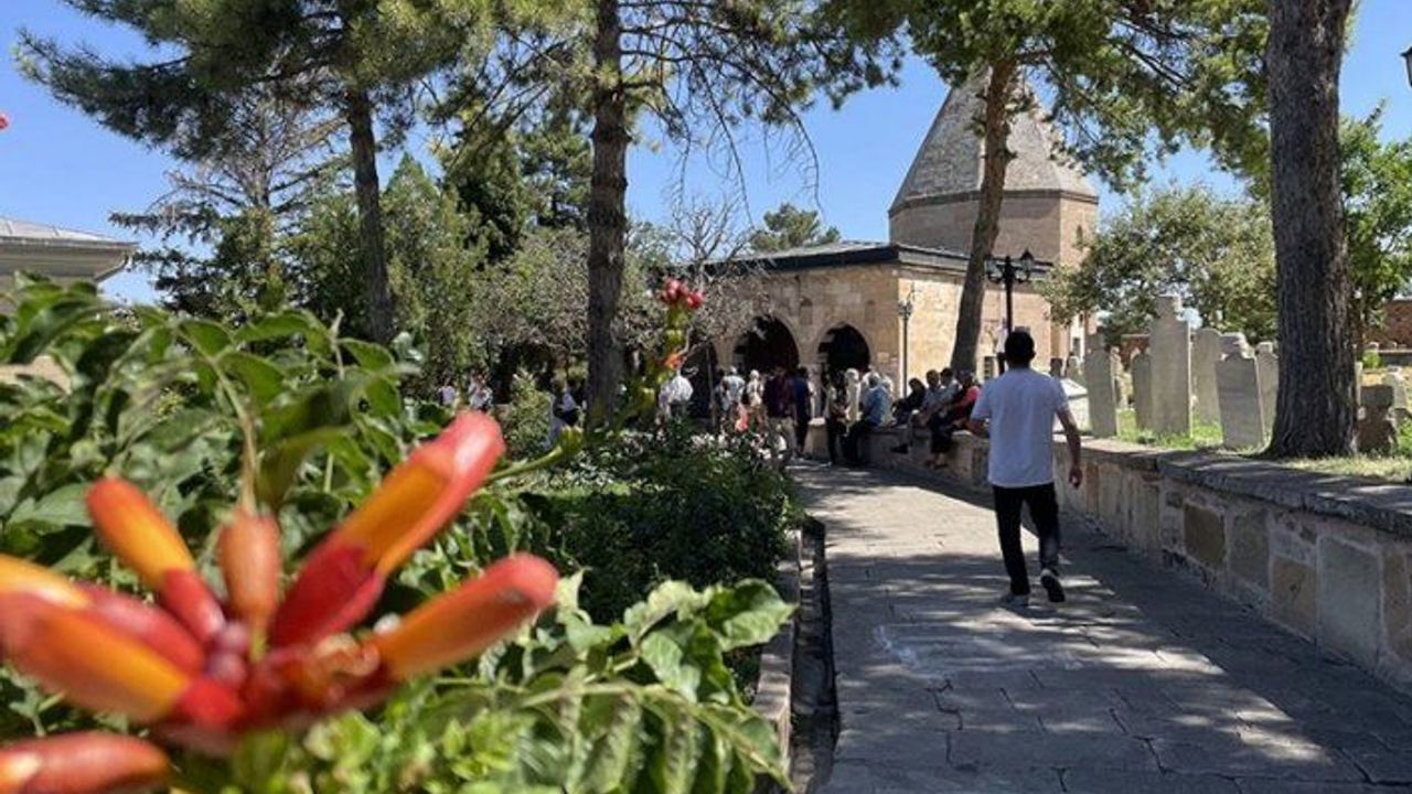 Hacı Bektaş Veli Külliyesi'nde 8 günde 135 binden fazla ziyaretçi ağırlandı