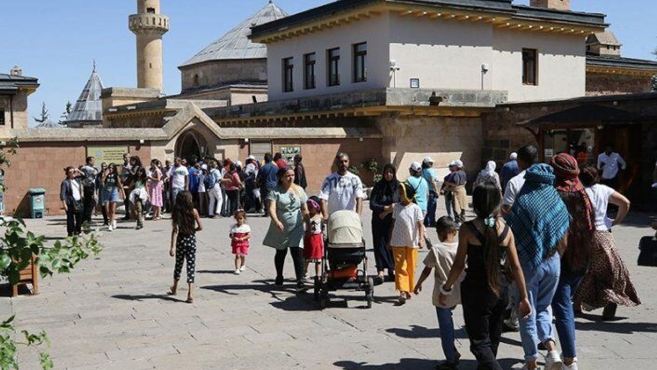 Hacıbektaş'ta kutsal kabul edilen mekanlarda yoğunluk yaşanıyor