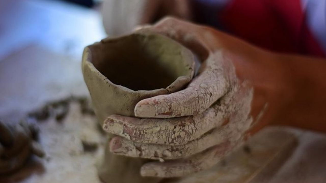 İstanbul'da bir grup genç arkadaşın başlattığı 'Mekanda Sanat Var' projesi yaygınlaşıyor