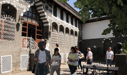 Cahit Sıtkı Tarancı'nın hatırası doğup büyüdüğü evde yaşıyor