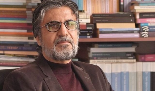Akif Emre’ye göre erguvan fani güzelliğin simgesi