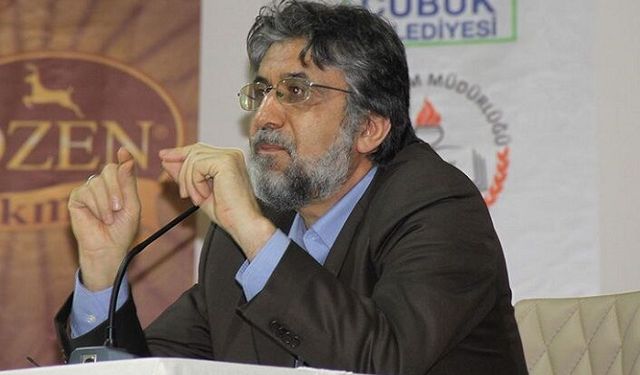 Tavizsiz bir entelektüel: Akif Emre