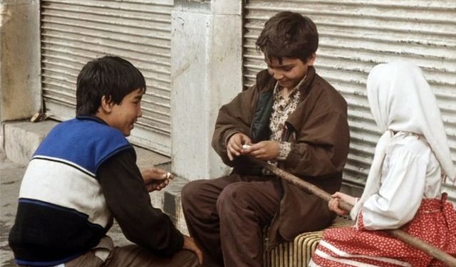 Beyaz Balon naif İran filmlerinden biri