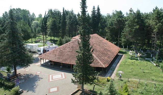 Zamana meydan okuyan 7 çivisiz ahşap cami