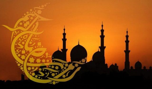 Mahlukat içinden insan, aylardan Ramazan seçilmiş