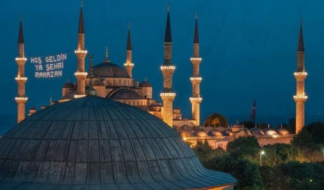 Ramazan'ı mihver edinmek