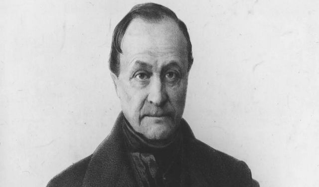 Auguste Comte açısından 'Sosyologların topluma bakışı nasıl olmalı?'