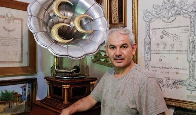 Gramofon ustalarının son temsilcilerinden Özkan, 35 yıldır özel tasarımlar yapıyor