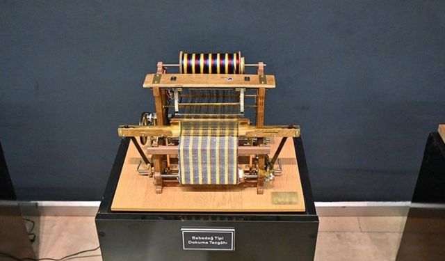 Minyatür dokuma tezgahları koleksiyonu Bursa'da sergileniyor
