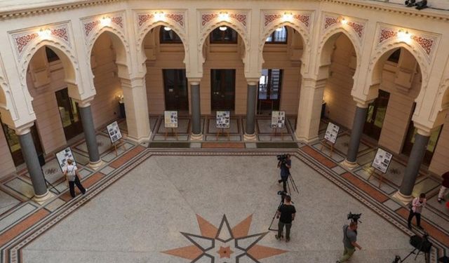 Saraybosna'daki Vijecnica Kütüphanesi'nin yakılışının 31. yılı dolayısıyla fotoğraf sergisi açıldı
