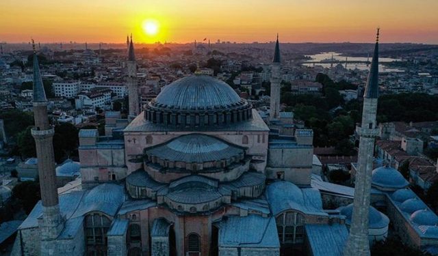 Ayasofya-i Kebir Cami-i Şerifi'nde restorasyon çalışmalarına başlandı