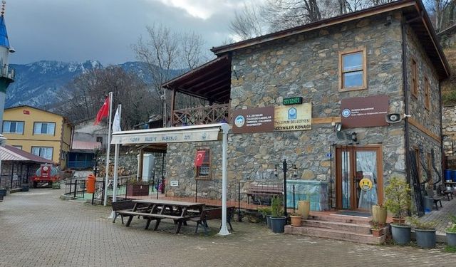 İlber Ortaylı Çalıkuşu’ndaki Zeyniler Köyünü hayali sanıyormuş!