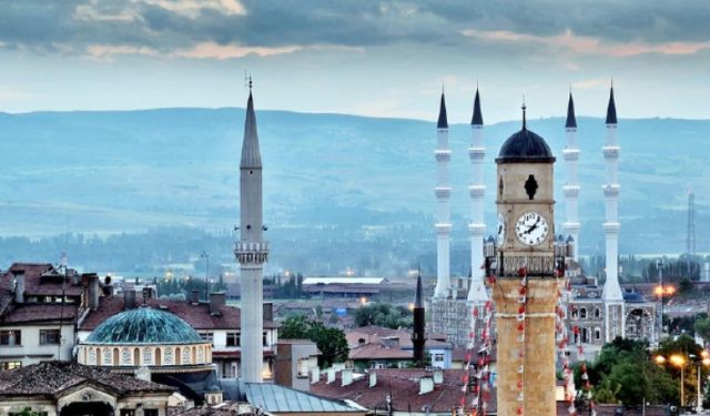 Rol Modelleriyle Şehirlerin Ruhu: Çorum