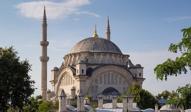 Yıllara meydan okuyan Nuruosmaniye Camisi