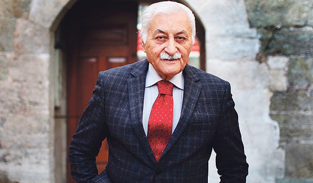 Yavuz Bülent Bakiler kimleri nasıl eleştiriyor?