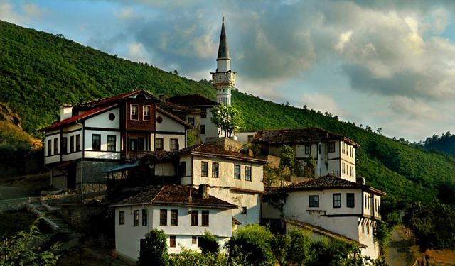 Ahlâk tesis edilmeden Müslüman şehri kurulamaz