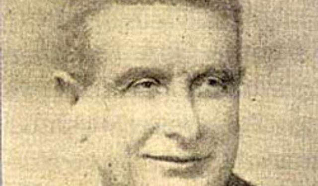 Akif Emre, Akif için işaret etti!