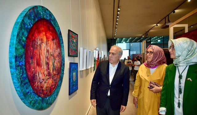 “Kalp Hizası” AKM'de ziyaretçilerini bekliyor