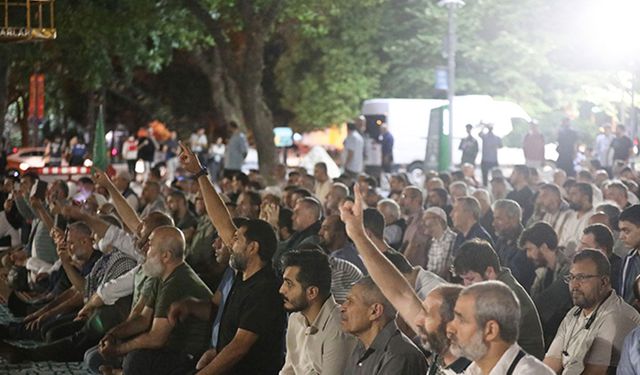 Saraçhane'de eller Gazze için semaya yükseldi: Katar’a Sumud'a direnişe bin selam!