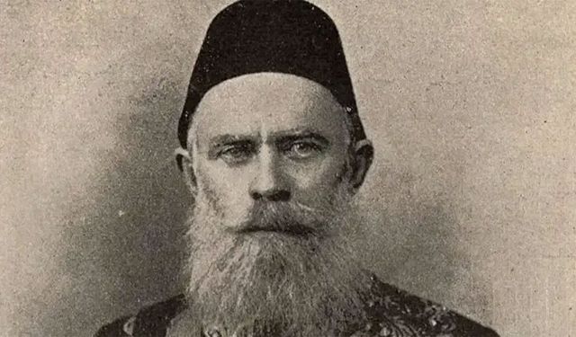 "Hukuk yapmak pek çok şeyi içerir; bir toplumun örfü, adeti, fikirleri, sosyolojisi ve felsefesidir aynı zamanda"