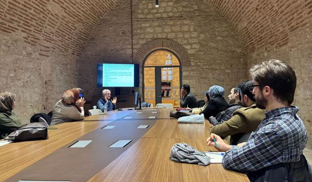 İstanbul'da kitabeli mezar taşları talan edildi
