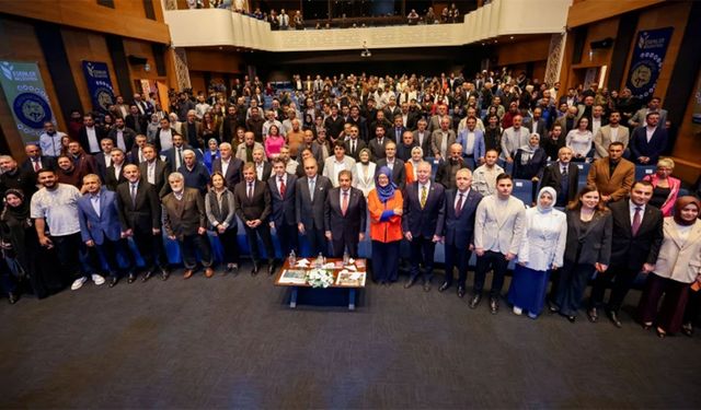 Esenler'de 2026-2027 kültür sanat sezonu açıldı: 125 bin hanede Sezai Karakoç okunacak