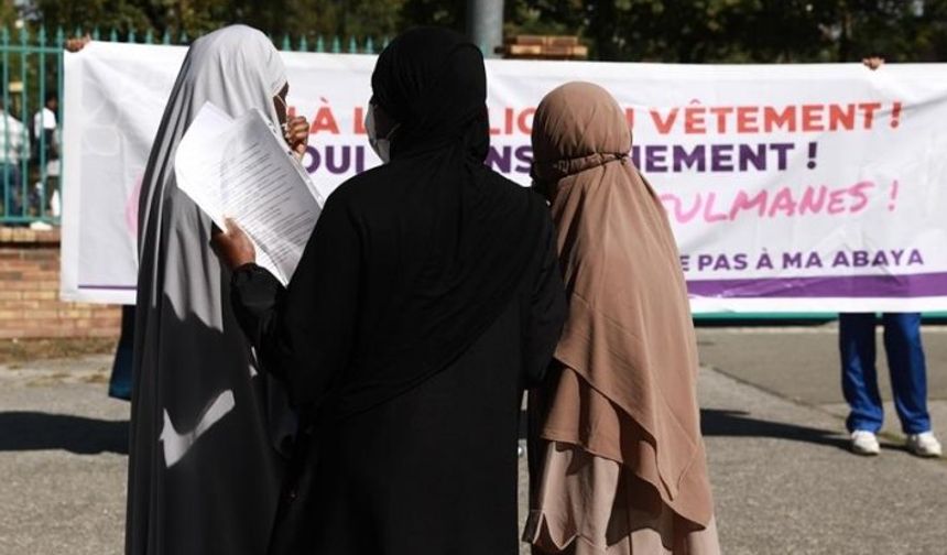 Fransa Müslüman kadınlarla neden uğraşıyor?