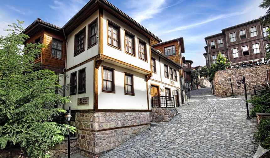 Yorgun Taşların Üzerinde Yaşayan Medeniyetler